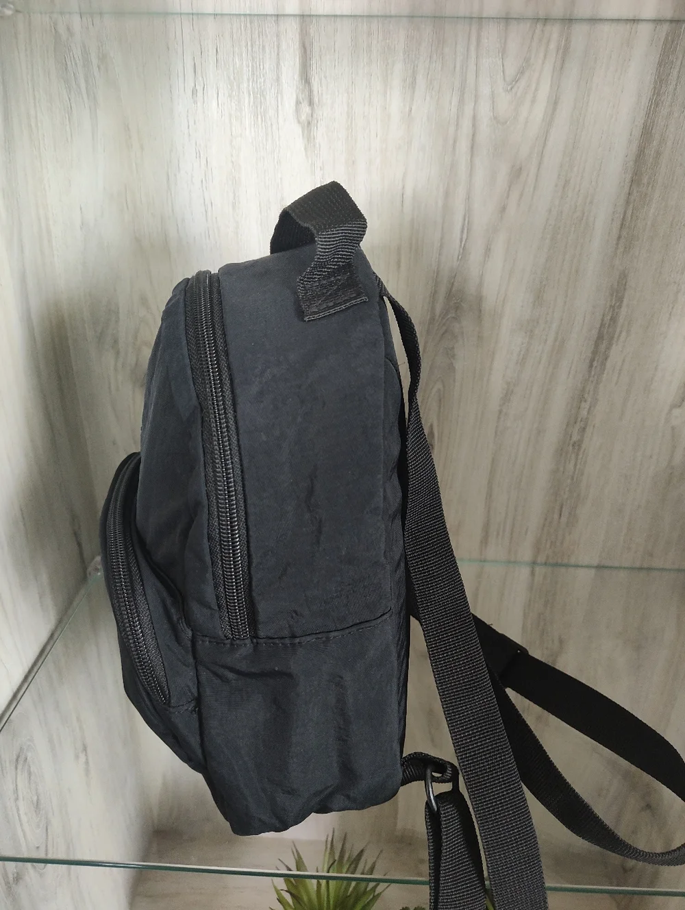 Adidas Mini Backpack with a detachable zip pouch and adjustable shoulder straps - Picture 4 of 8